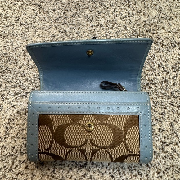 👜 Mini Coach Purse + Matching Wallet 👜 - Picture 4 of 6